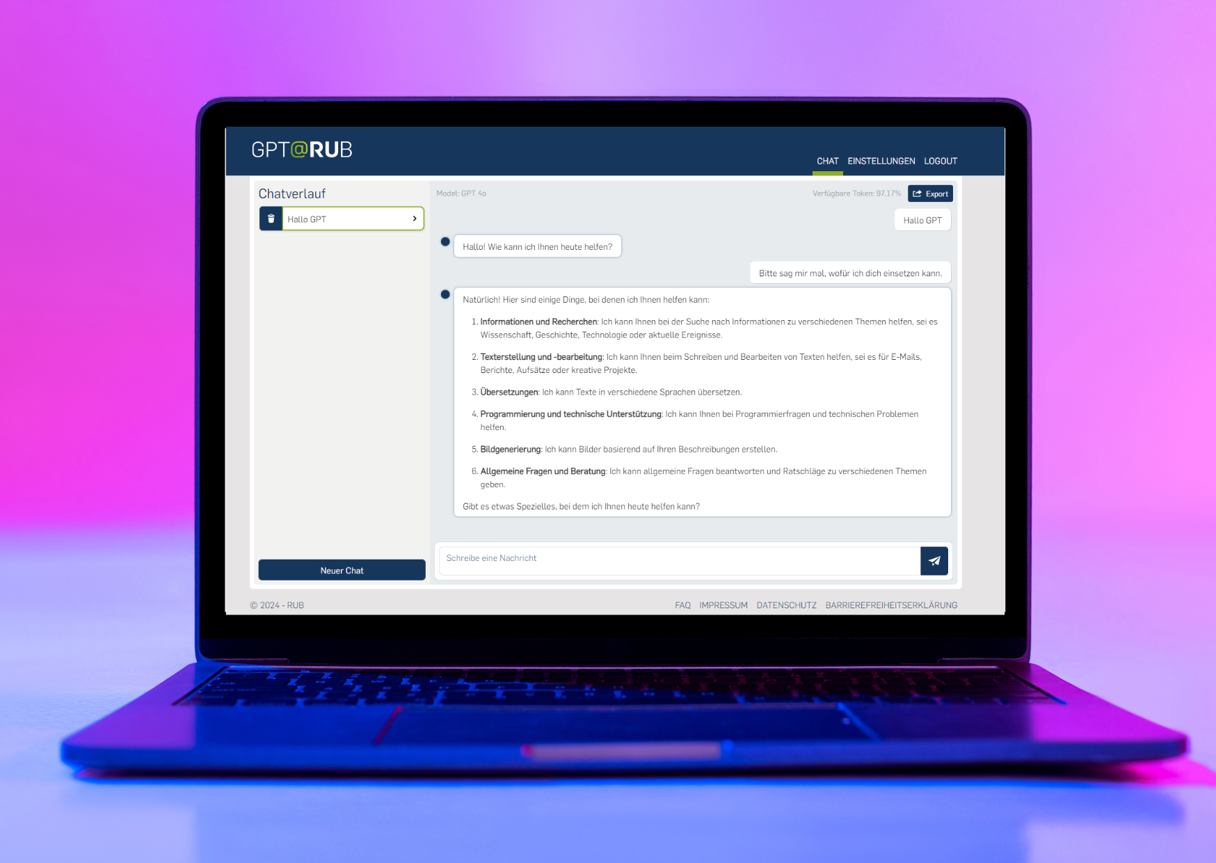 Blick auf einen Laptop der den Chatverlauf von GPT@RUB geöffnet hat.