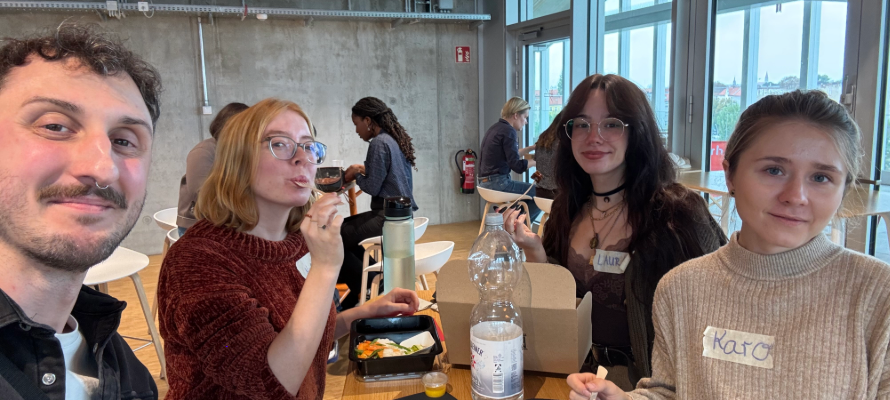 Beitragsbild: Die Schreibpeertutor*innen-Konferenz 2025