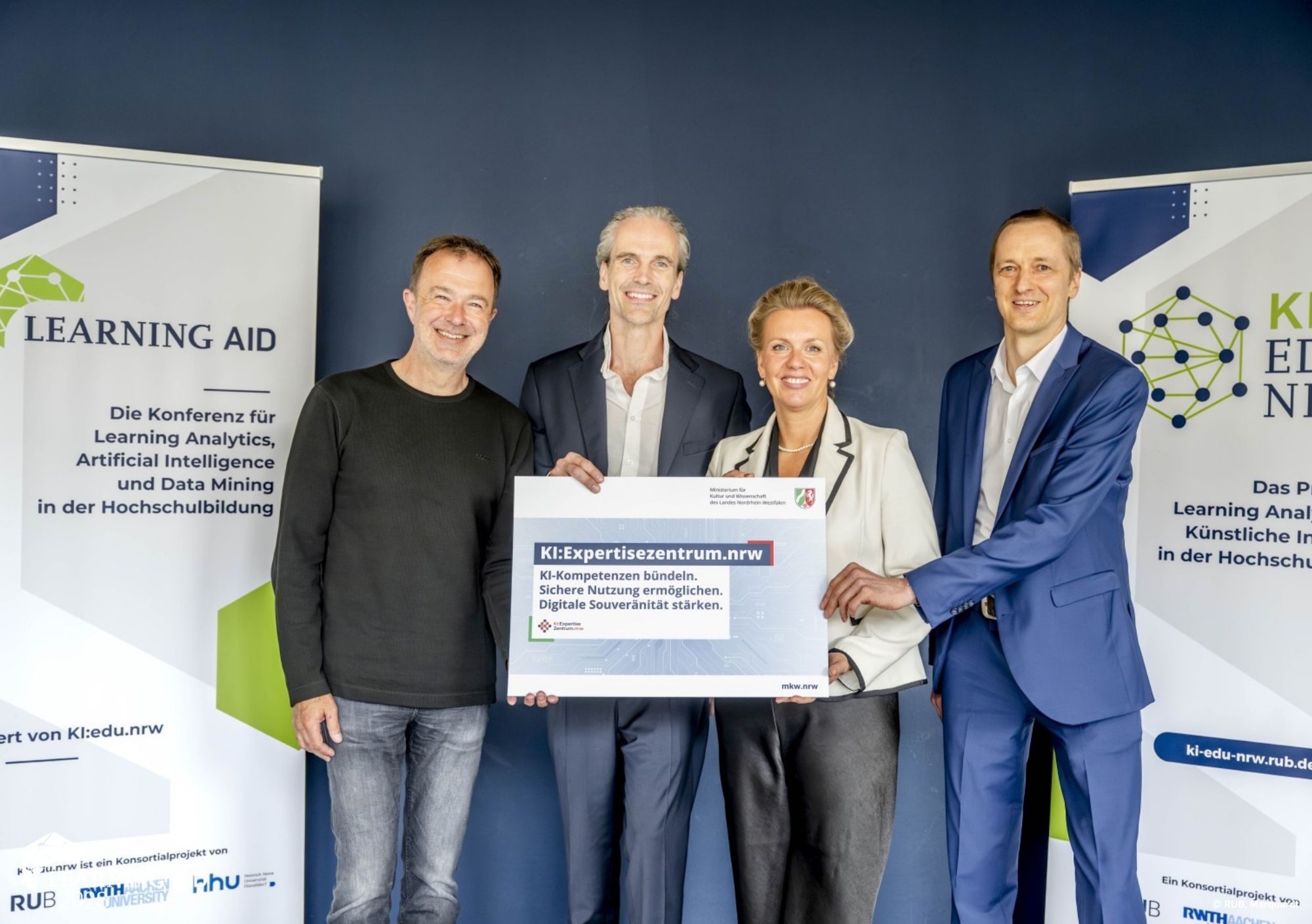 Martin Bovermann, Prof. Dr. Malte Persike, Wissenschaftsministerin Ina Brandes und Dr. Peter Salden
