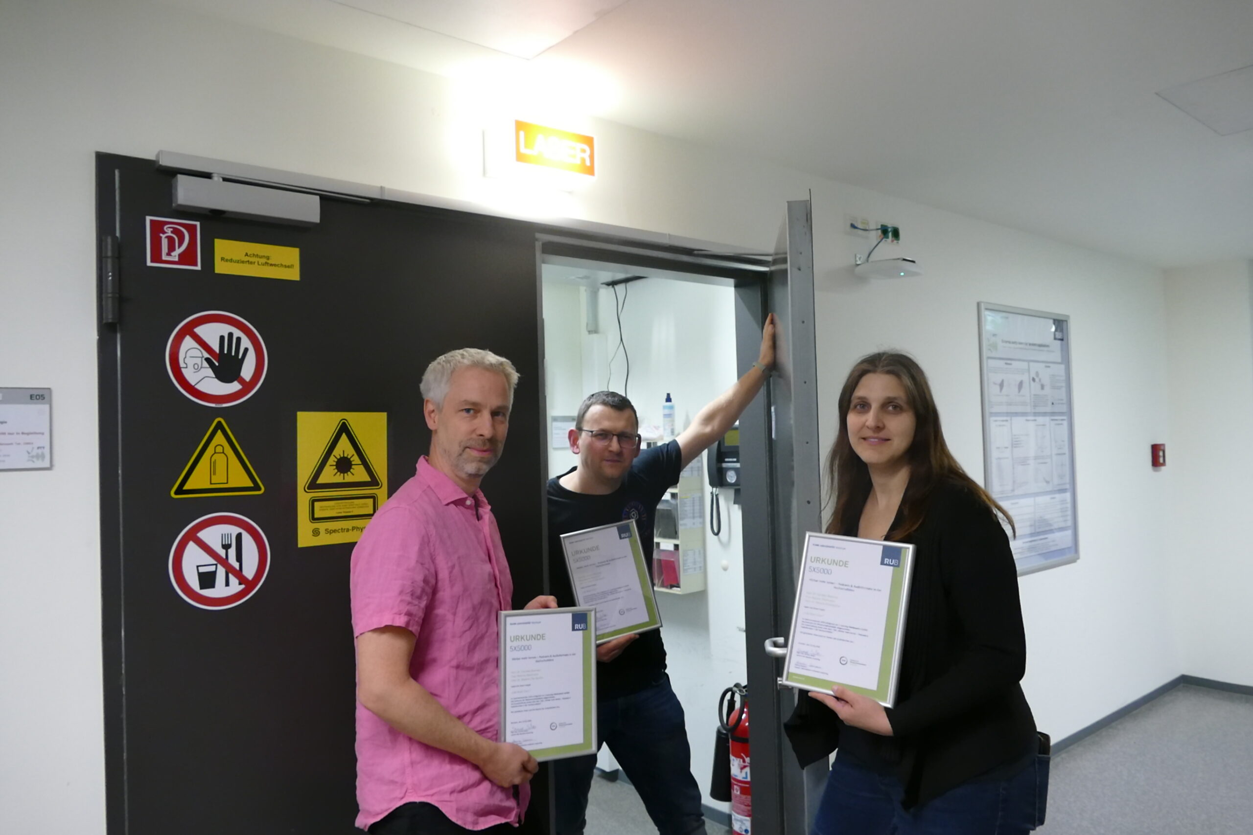 „Lab Next Door“ eingereicht von Dr. Carsten Brenner, Navina Kleemann und Dr. Maxim Cherkashin aus der Fakultät für Elektrotechnik und Informationstechnik.